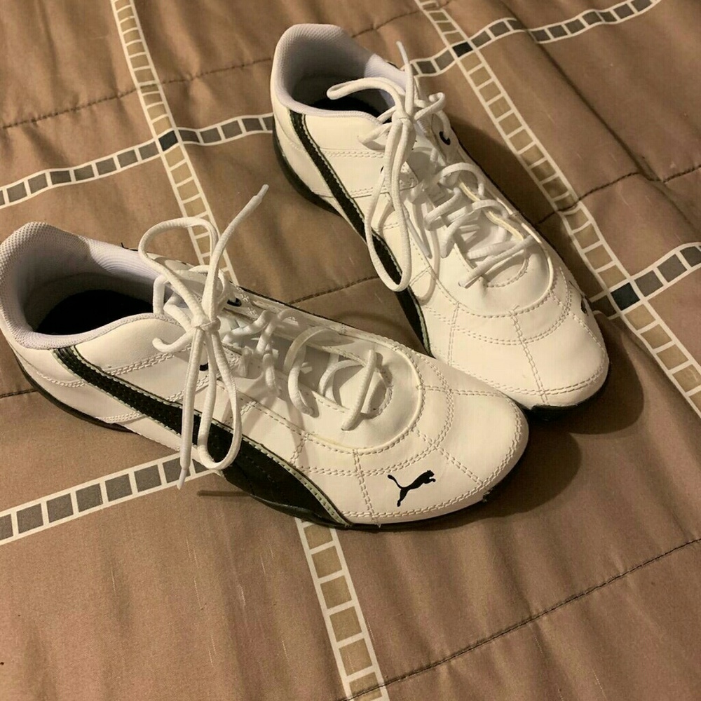 Girl's shoes